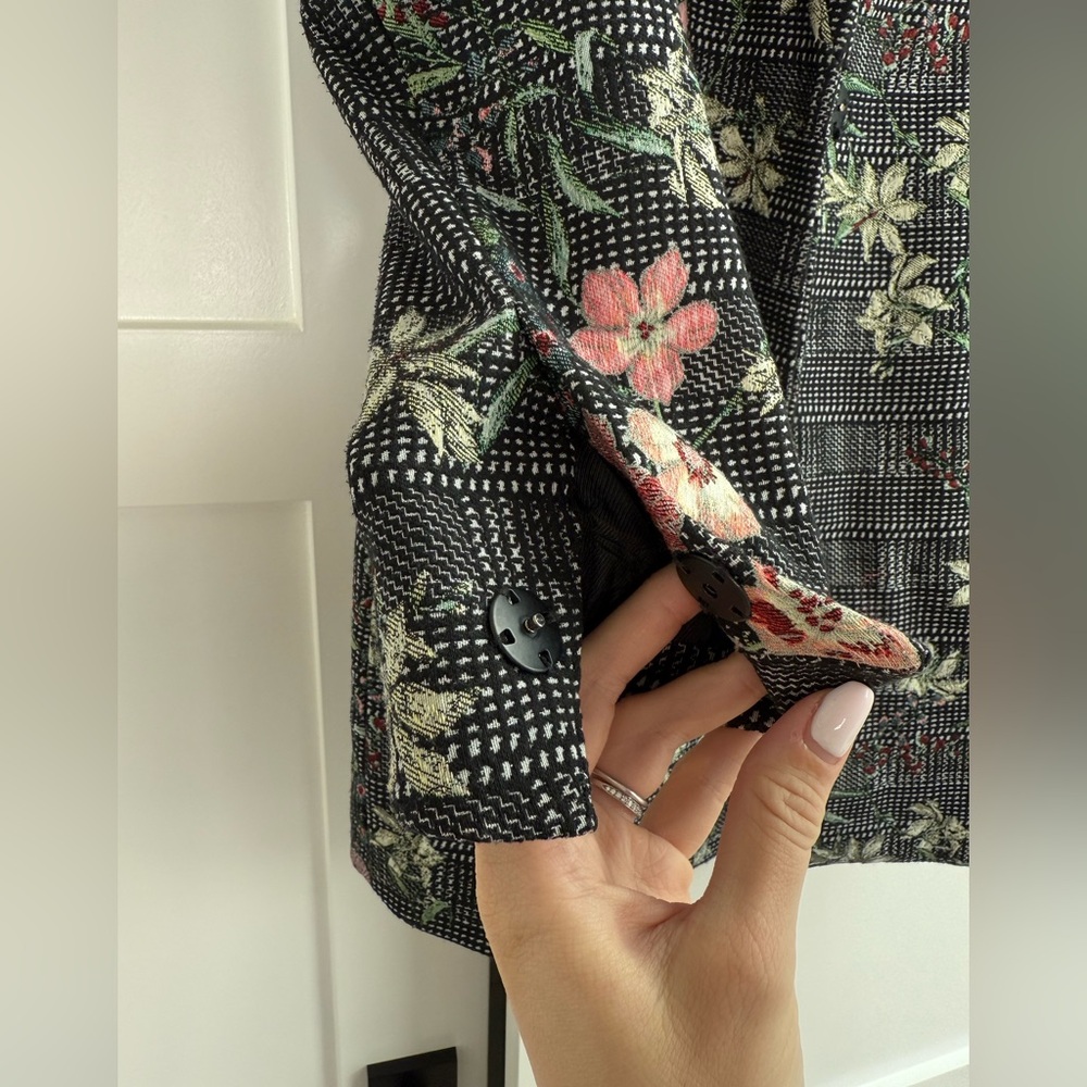 ZARA Floral Embroidered Blazer - Picture 4 of 6